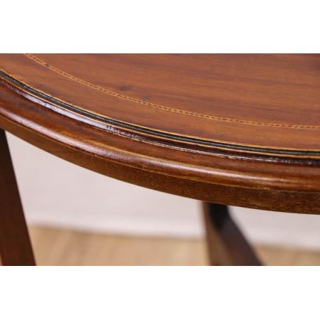 Runder Beistelltisch / Occasional Table mit feinen Intarsien, Mahagoni