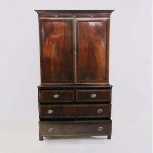 Edwardianischer Wäschenschrank  Linnen Press aus massivem Mahagoni mit oval handles