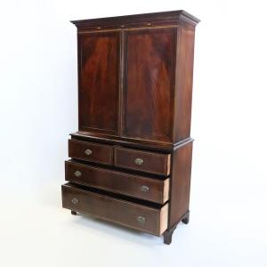 Edwardianischer Wäschenschrank  Linnen Press aus massivem Mahagoni mit oval handles