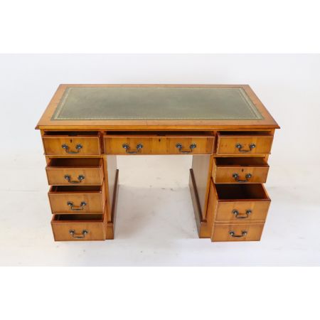 Pedestral Desk / Schreibtisch mit handgeprägter Lederplatteaus aus Eibenholz