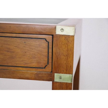 Schreibtisch / Offiziersschreibtisch aus Mahagoni maritim mit dunkel grüner Leder Schreibfläche