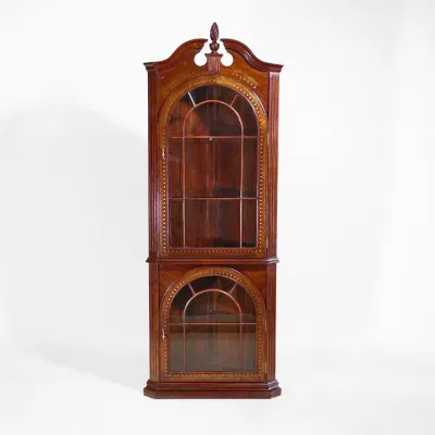 Eleganter Eckschrank aus Palisander – Klassischer Corner Cabinet mit verglasten Türen und kunstvollen Intarsien.