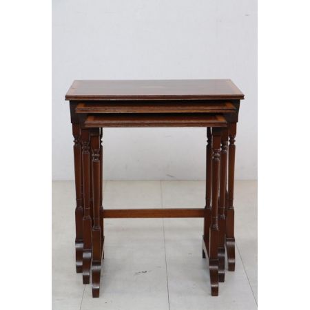 Stilvolles Mahagoni Nest of Tables mit Muschelintarsie, englisch - sofort lieferbar