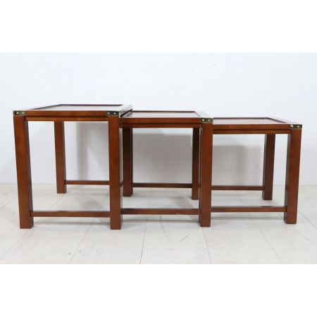 Stilvolles Nest of Tables im Campaign Stil