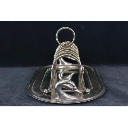 Versilberter Toastständer mit Tablett