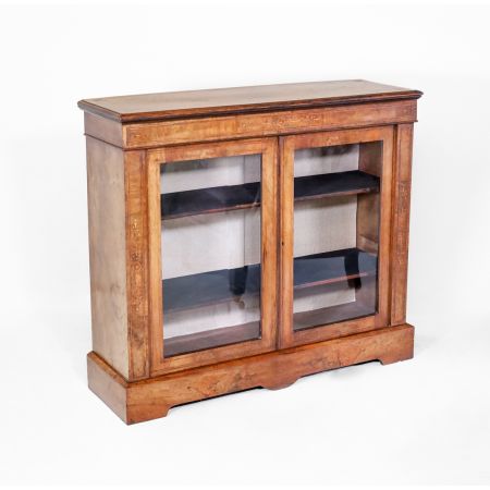 Viktorianische 2-türige Vitrine, Vitrinenschrank, Sideboard mit Intrasien aus Nussholz, englischer Bücherschrank, Burr-walnut Glasvitrinenschrank