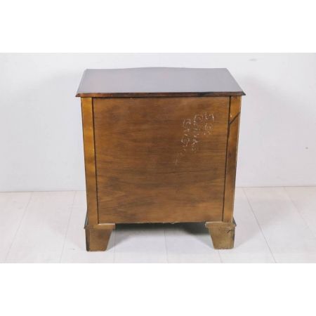 Viktorianische antike Serpentine Front Kommode in Mahagoni