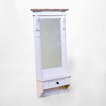 Vintage-Wandspiegel in Weiß und Tobacco mit praktischer Ablage und Schublade für jeden Wohnraum