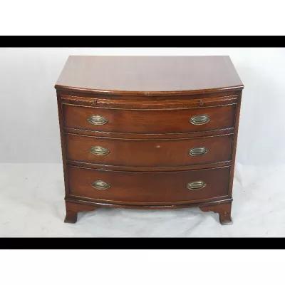 Bow Front Chest/ Kommode aus Mahagony im Victorian Stil