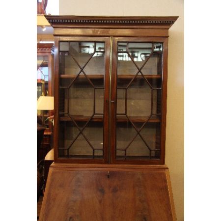 "Bürobookcase" / Sekretär aus Mahagoni mit besonderer Patina