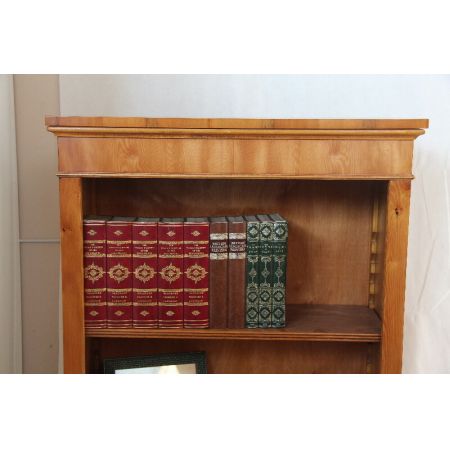 "Open Bookcase" Bücherregal in Eibe, handpoliert