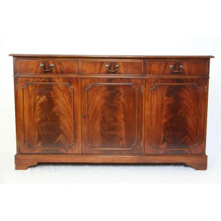 Mahagoni Sideboard  3 Türig  handpoliert und gut erhalten