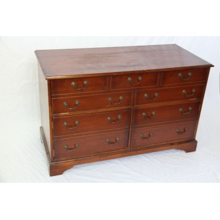 Tv Sideboard aus Mahagoni im viktorianische Stil