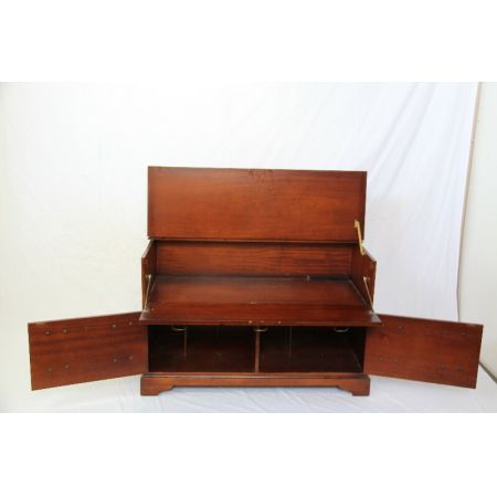 Tv Sideboard aus Mahagoni im viktorianische Stil