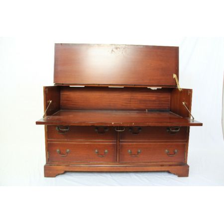 Tv Sideboard aus Mahagoni im viktorianische Stil