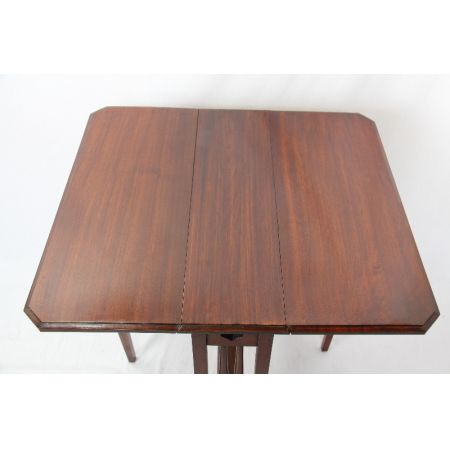 Antiker Drop Leaf Mahagoni Beistelltisch Sutherland 1920