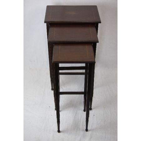 Nest of Table Tischsatz klrinr tische massiv Mahagoni