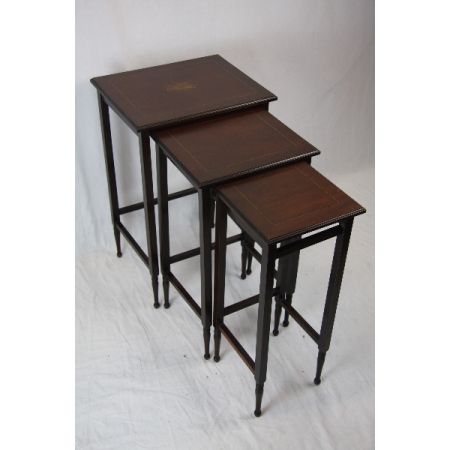Nest of Table Tischsatz klrinr tische massiv Mahagoni