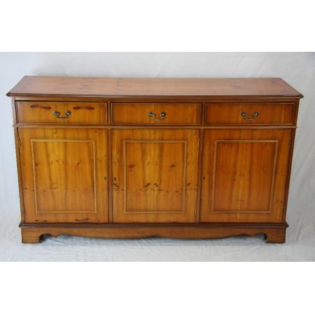 Eibesideboard 3 Türig handpolierte Oberfläche