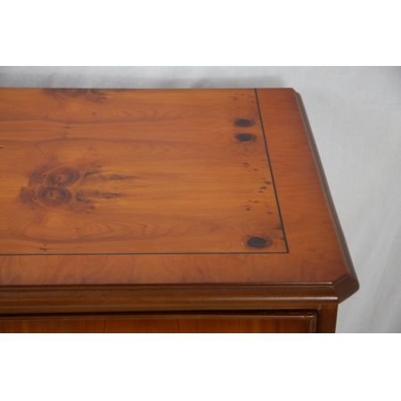 Eibesideboard 3 Türig handpolierte Oberfläche