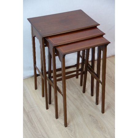 Nest of Table Edwardian Beistelltische mit bandintarsien