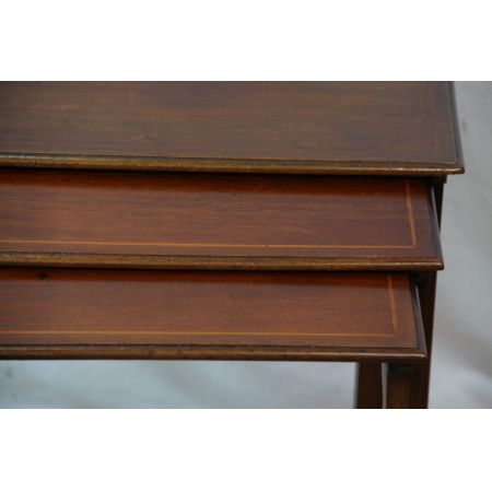Nest of Table Edwardian Beistelltische mit bandintarsien