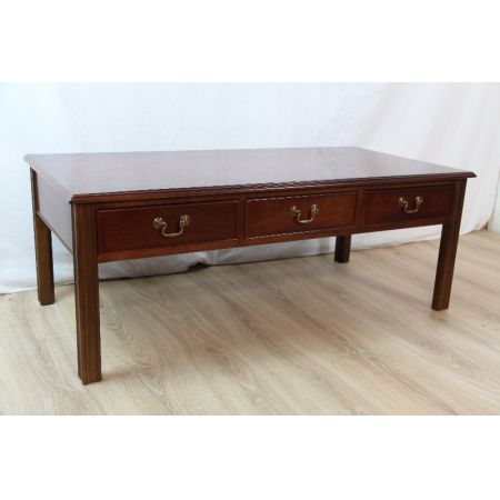 Couchtisch/ Sofatisch aus Massivmahagoni, in England gefertigt und handpoliert