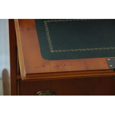 Eibe Sekretär mit feinem Innenleben