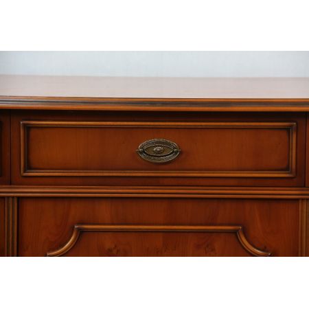 Sideboard 3 Türen Eibe  ovale Beschläge