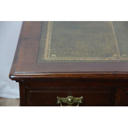 Partnersdesk  England 1860 grüne Lederplatte 