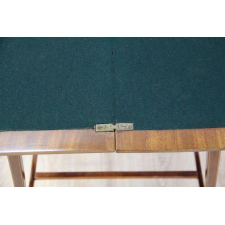 Handpolierter Cardtable aus Mahgoni Massivholz mit Patina