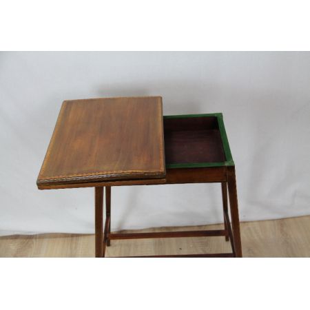 Handpolierter Cardtable aus Mahgoni Massivholz mit Patina