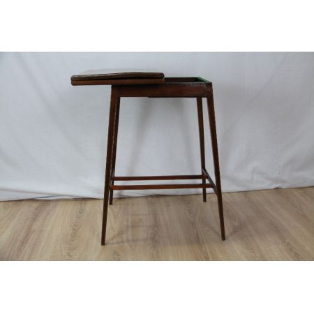 Handpolierter Cardtable aus Mahgoni Massivholz mit Patina