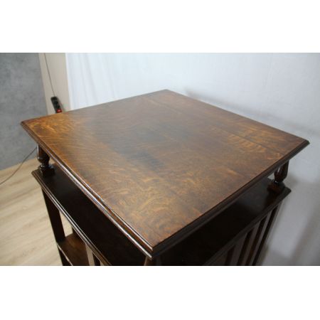 Schönes Revolving Bookcase aus massiver Eiche