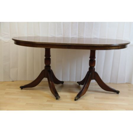 Esstisch D-Endtable aus Mahagoni mit einer schönen Patina