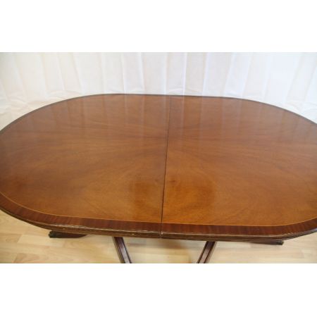 Esstisch D-Endtable aus Mahagoni mit einer schönen Patina