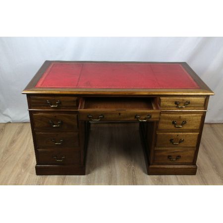 Antiker Schreibtisch aus massivem Mahagoni im Viktorianischen-Stil
