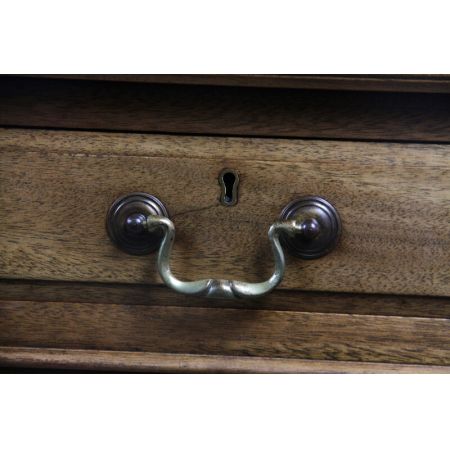 Antiker Schreibtisch aus massivem Mahagoni im Viktorianischen-Stil