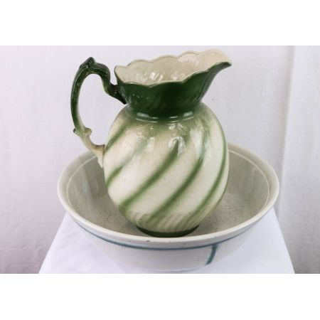 Elegantes Jug and Bowl Set aus Keramik