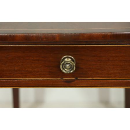 Antiker Pembroke Table mit feiner Bandintarsie, Mahagoni u. Satinwood