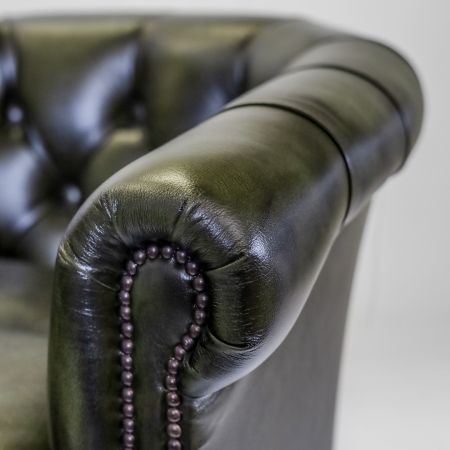 Englischer Clubsessel Grün, Chesterfield Clubsessel "Diana" in Birch Antique Olive Rub Off Leather, Sessel aus robustem Leder