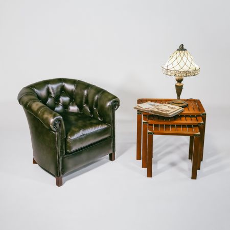 Englischer Clubsessel Grün, Chesterfield Clubsessel "Diana" in Birch Antique Olive Rub Off Leather, Sessel aus robustem Leder