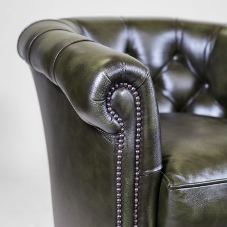 Englischer Clubsessel Grün, Chesterfield Clubsessel "Diana" in Birch Antique Olive Rub Off Leather, Sessel aus robustem Leder