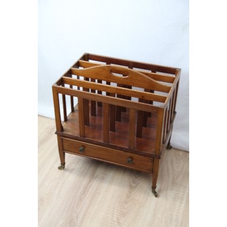 Zeitschriftenständer  Canterbury aus Massivholz  England 1890