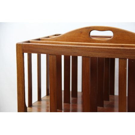 Zeitschriftenständer  Canterbury aus Massivholz  England 1890