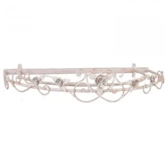 Kleiderbügel und Betthimmel