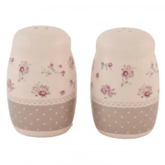 Pfeffer-/Salzstreuer und Ölflaschen