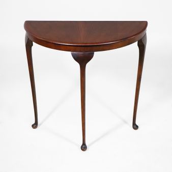 Antike Konsolentische