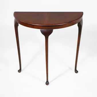 Antike Konsolentische