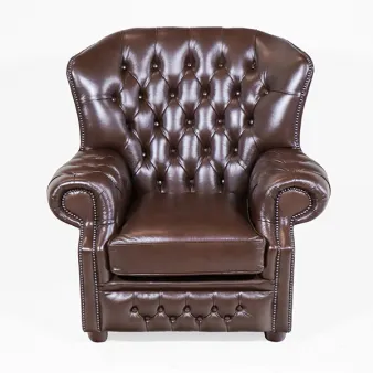 Englischer Chesterfield Sessel Kelso Echtleder braun mit Rautenheftung aufrechter Form und gerollten Armlehnen